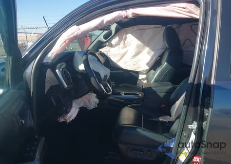 2023 Toyota Tacoma Limited z USA, uszkodzony, nr VIN 3TMGZ5AN2PM564879